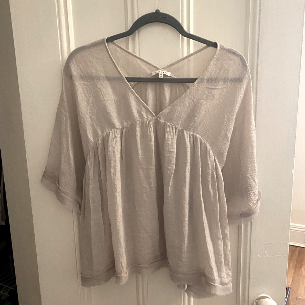 Baevely taupe flows top